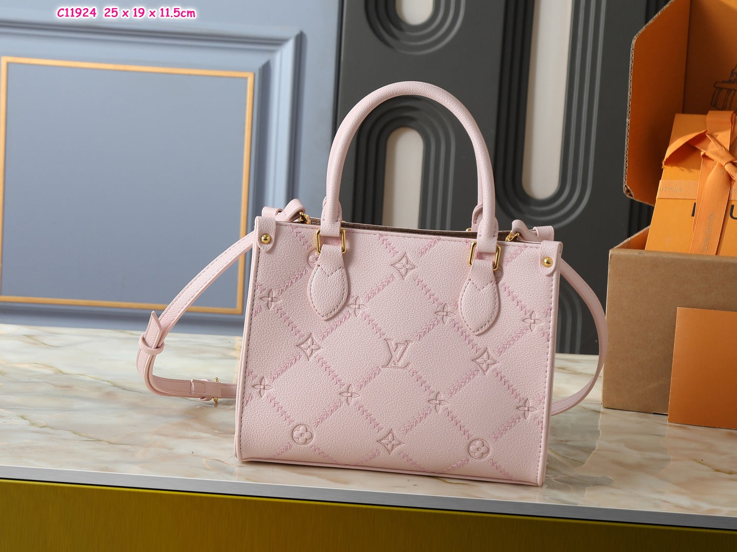 Ready to ship / Size: 25*19 cm / one:one q.u.a.l.i.t.y