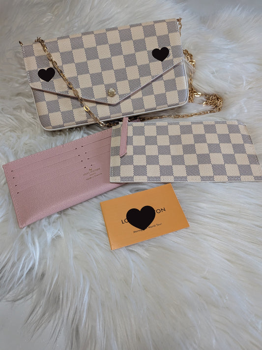 Logo is covered / 3 pc LV set 1:1 quality / ready to ship