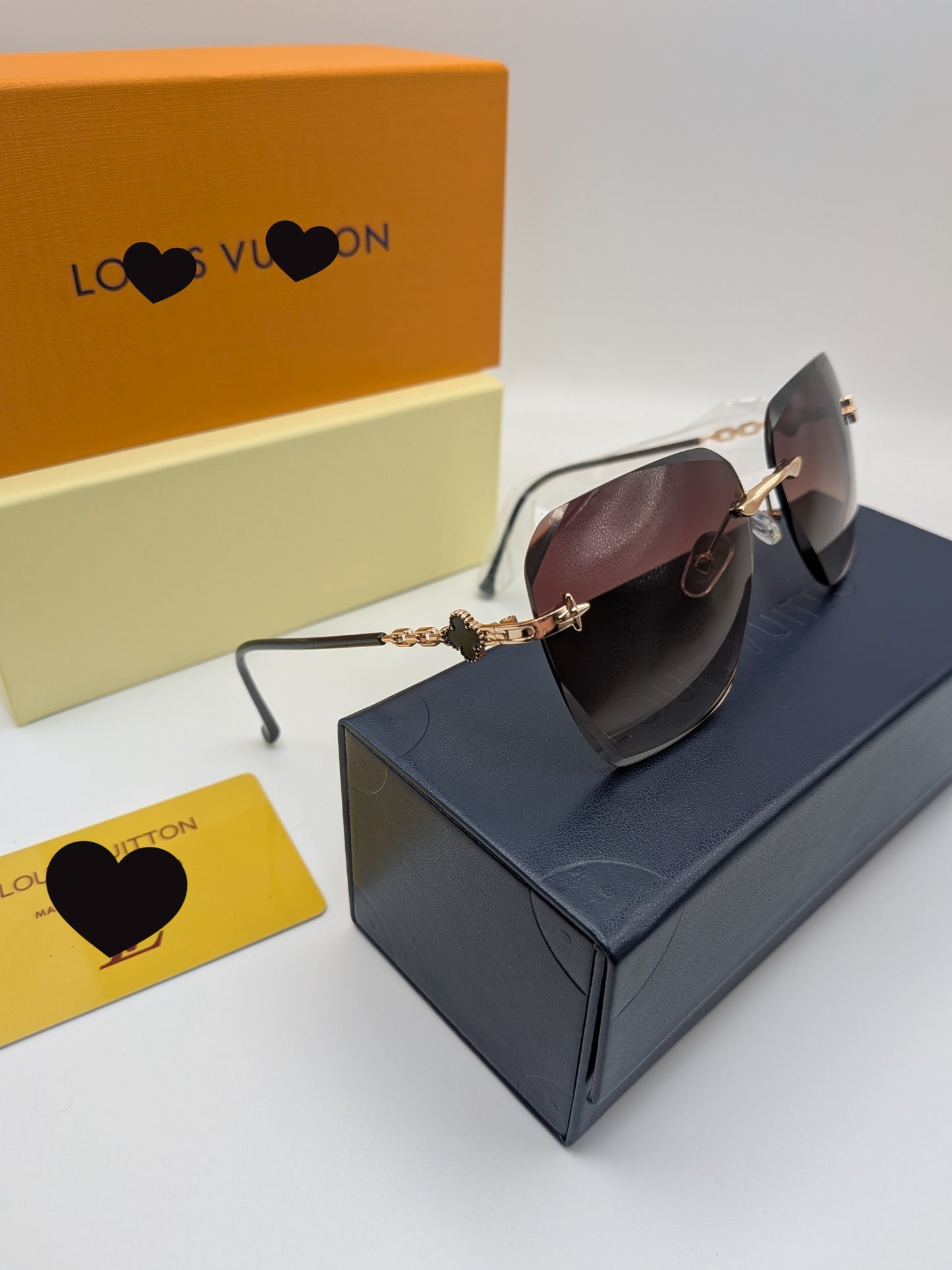 Designer sunglasses WITH box / ready to ship